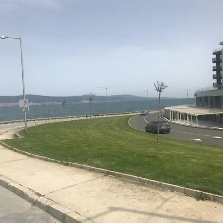 Front Beach 아파트 *