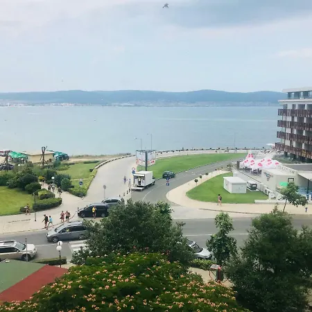 아파트 Front Beach